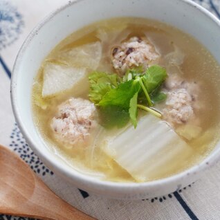 ホッとする味☆白菜と鶏団子のスープ